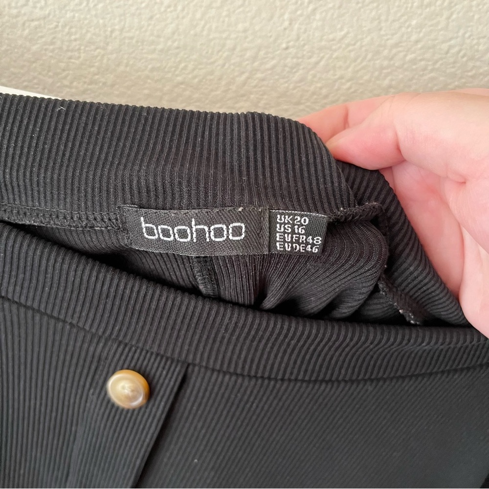 Boohoo Plus Button Front Ribbed Skater Mini Skirt in Black - Picture 3 of 7